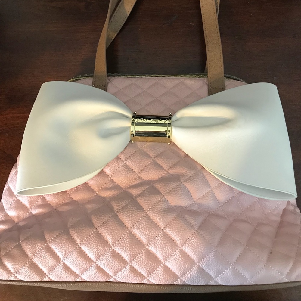 Large EUC Betsey Johnson purse